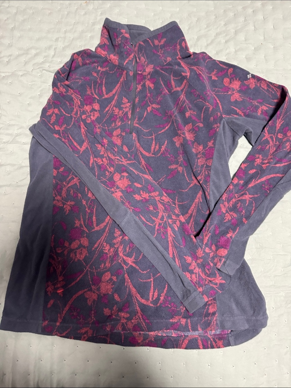 Women’s Floral Long-Sleeve Pullover Top by
